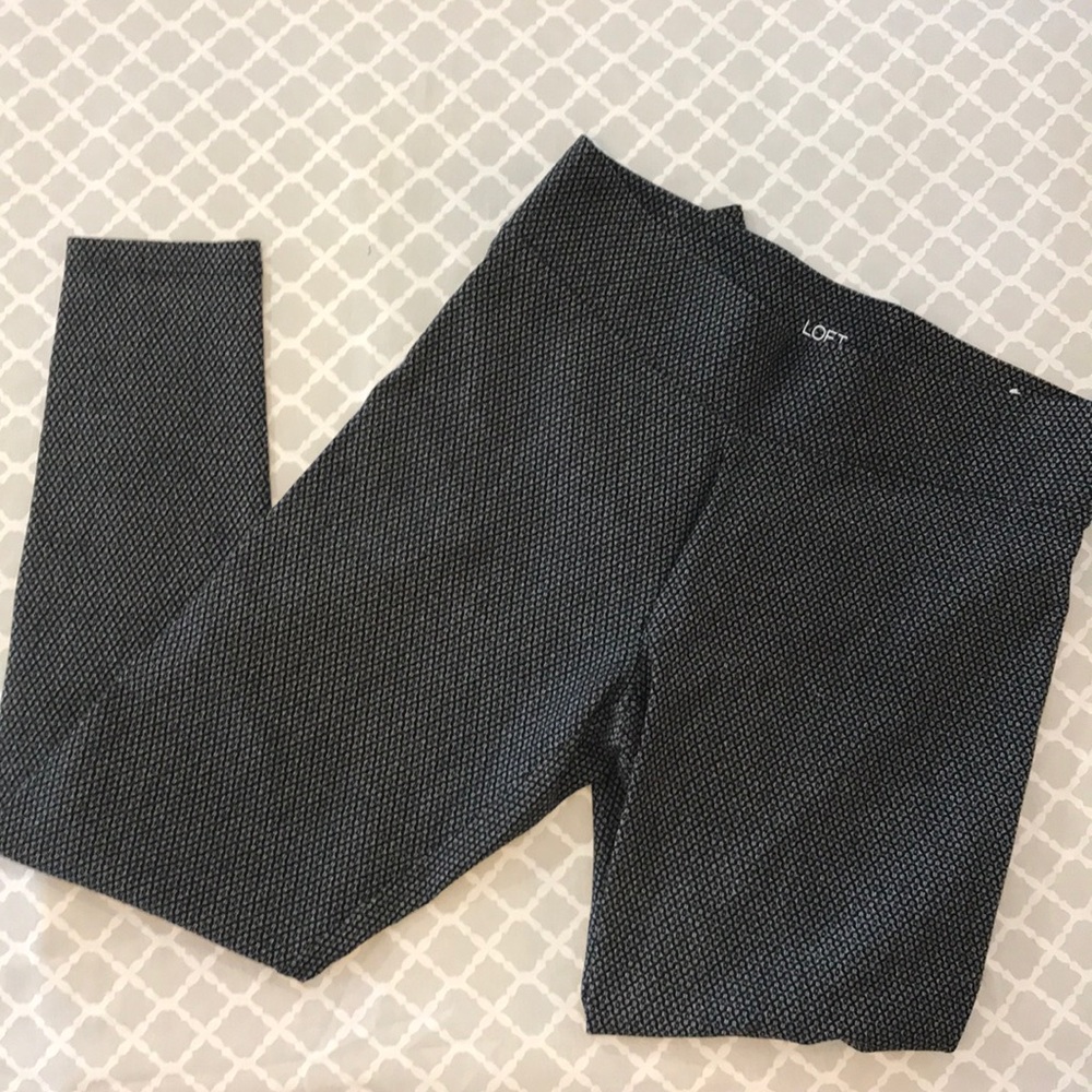 LOFT Black & White Design Leggings